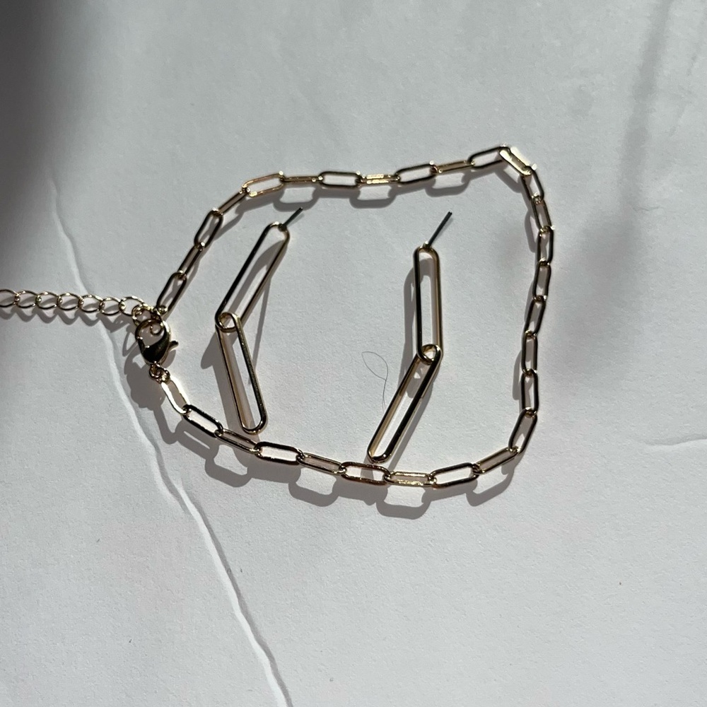 Earring and bracelet set